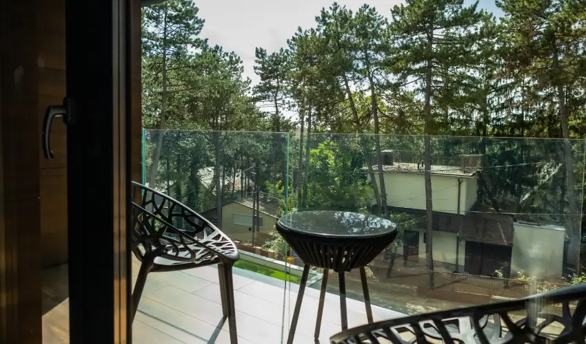 4 �vszak Erdeihotel M�traf�red - M�rcius 15.
