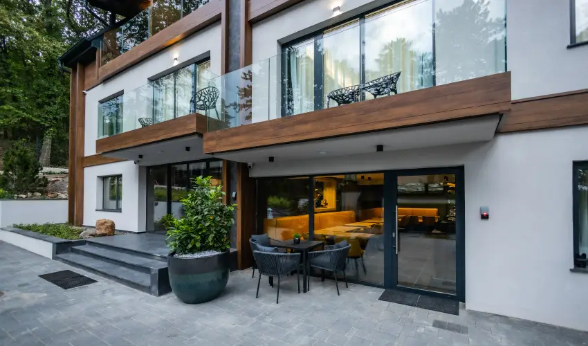 4 �vszak Erdeihotel M�traf�red - M�rcius 15.