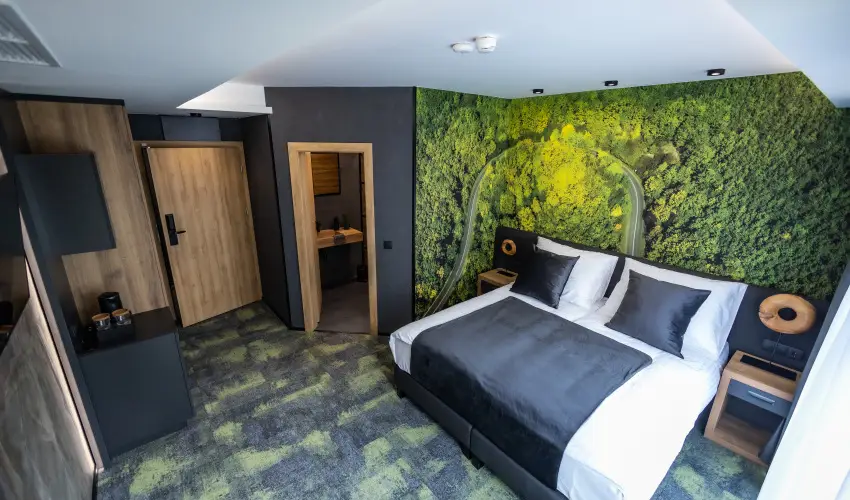 4 �vszak Erdeihotel M�traf�red - M�rcius 15.
