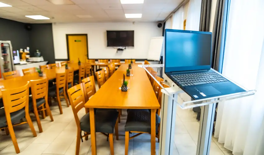 4 �vszak Hegyihotel M�trah�za - M�rcius 15.