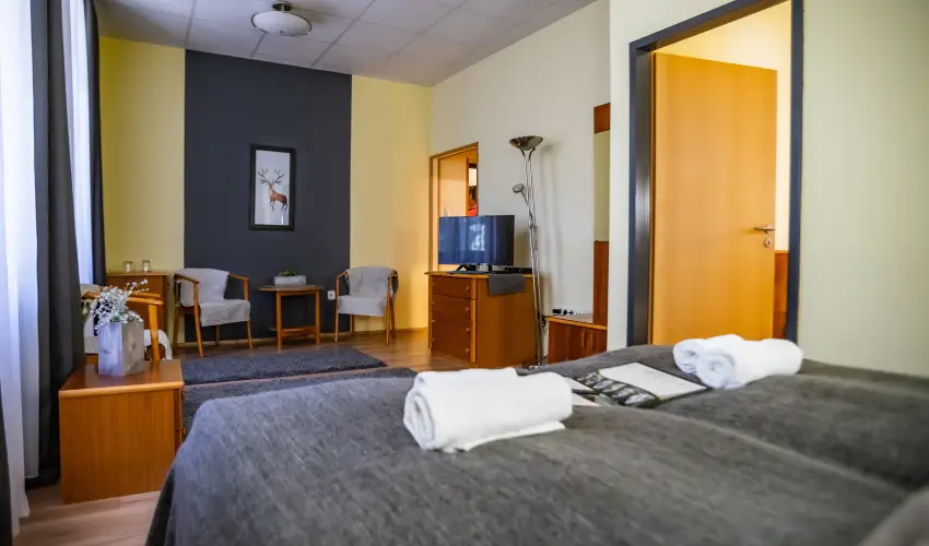 4 �vszak Hegyihotel M�trah�za - M�rcius 15.