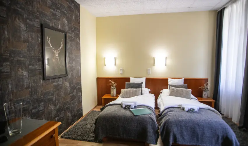 4 �vszak Hegyihotel M�trah�za - M�rcius 15.