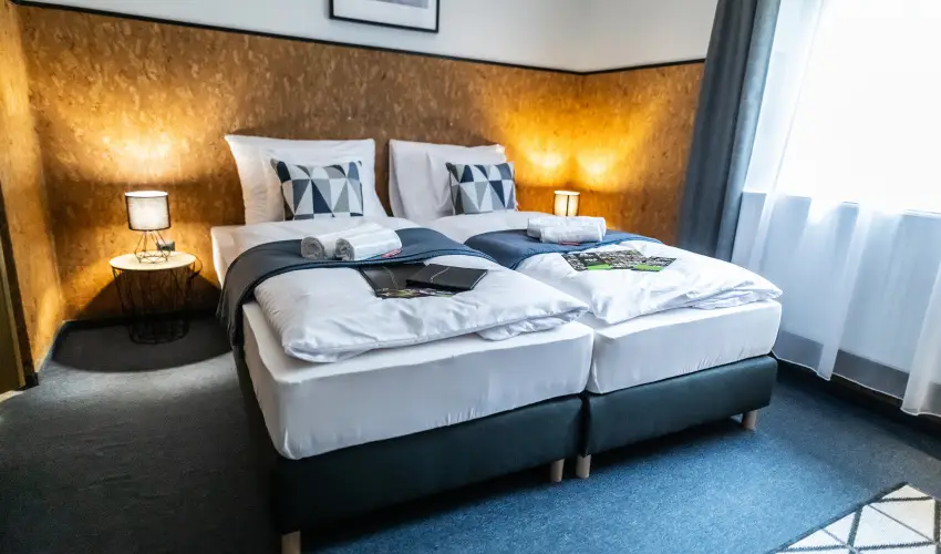 4 �vszak V�lgyhotel M�traf�red - M�rcius 15.