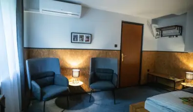 4 �vszak V�lgyhotel M�traf�red