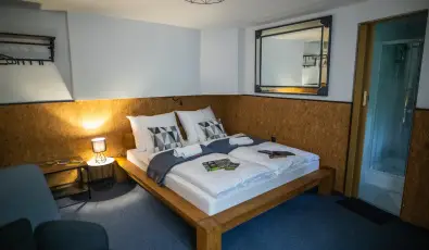 4 �vszak V�lgyhotel M�traf�red