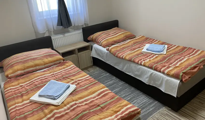 Aba - B�be Vend�gh�z Zalaszentiv�n - M�rcius 15. 