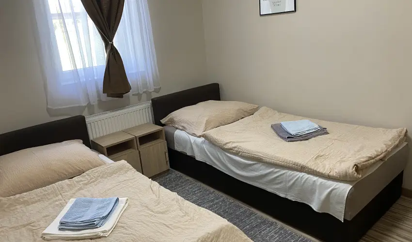 Aba - B�be Vend�gh�z Zalaszentiv�n - M�rcius 15. 