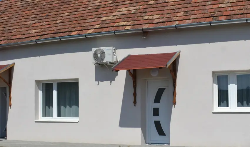 Aba - B�be Vend�gh�z Zalaszentiv�n - M�rcius 15. 