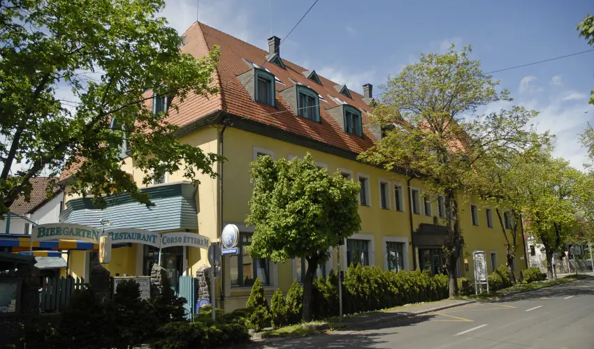 Abb�zia Club Hotel K�k Keszthely - M�rcius 15. 