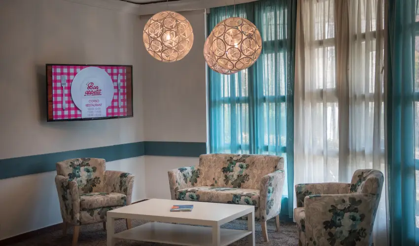 Abb�zia Club Hotel K�k Keszthely - M�rcius 15. 