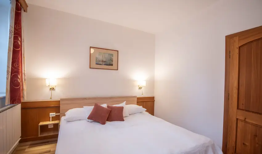 Abb�zia Club Hotel K�k Keszthely - M�rcius 15. 