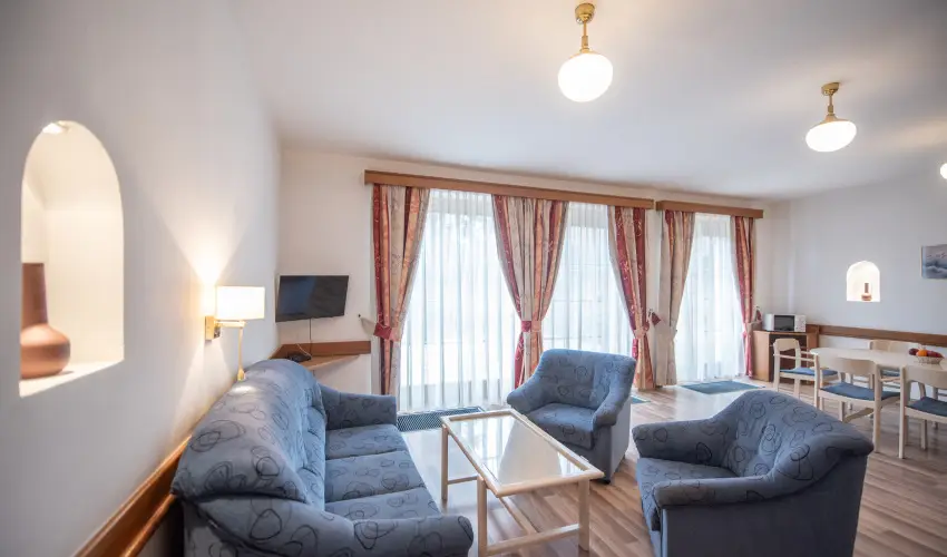 Abb�zia Club Hotel K�k Keszthely - M�rcius 15. 