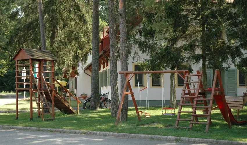 Abb�zia Country Club Nemesn�p - M�rcius 15. (min. 2 �j)