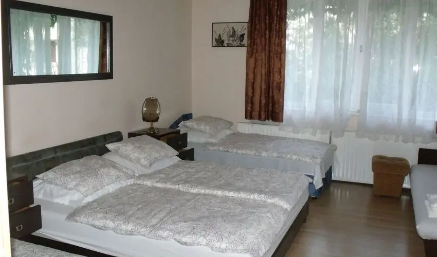 Agod Apartman Gyula - M�rcius 15. (min. 3 �j)