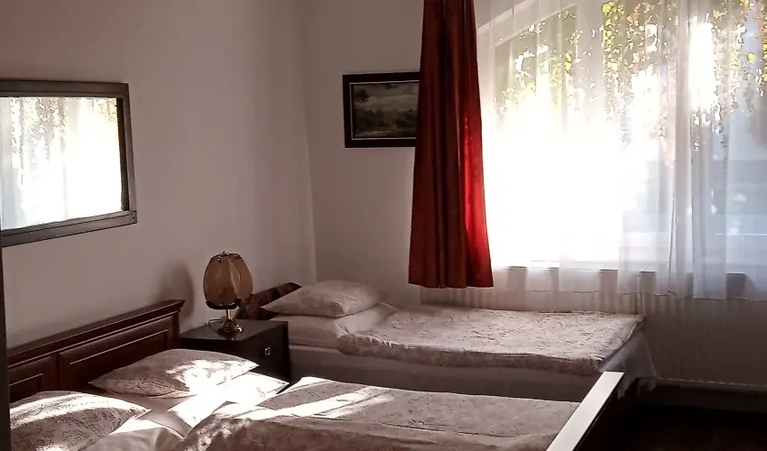 Agod Apartman Gyula - M�rcius 15. (min. 3 �j)