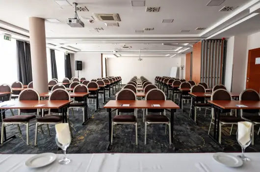 Airport Hotel Budapest - M�rcius 15.  (min. 3 �j)