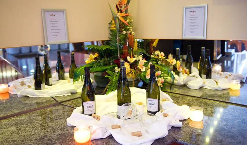 Airport Hotel Budapest Vecs�s - M�rcius 15.  (min. 3 �j)