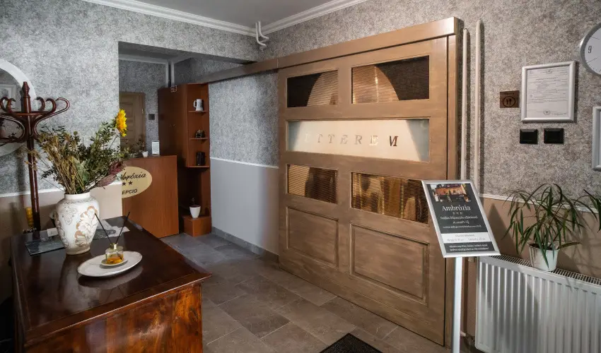 Ambr�zia Sz�ll�shely �s �tterem Miskolctapolca - M�rcius 15. (min. 3 �j)