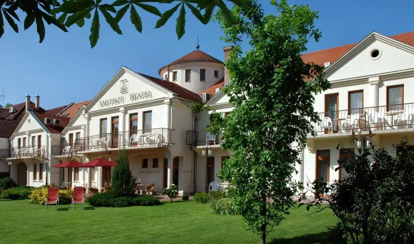 Ametiszt Hotel Hark�ny - M�rcius 15.  (min. 3 �j)