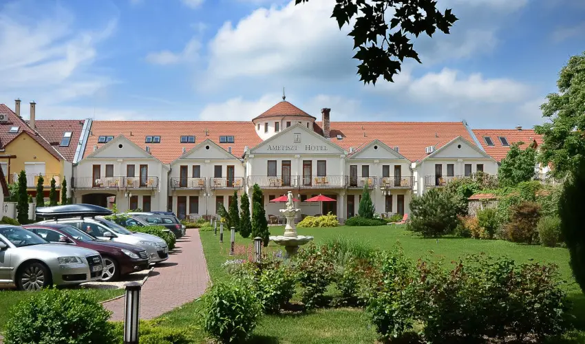 Ametiszt Hotel Hark�ny - M�rcius 15.  (min. 3 �j)