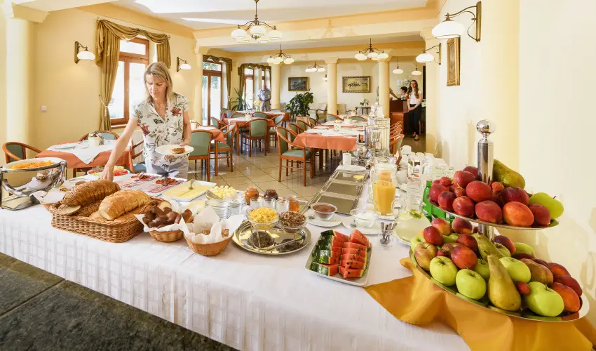Ametiszt Hotel Hark�ny - M�rcius 15.  (min. 3 �j)