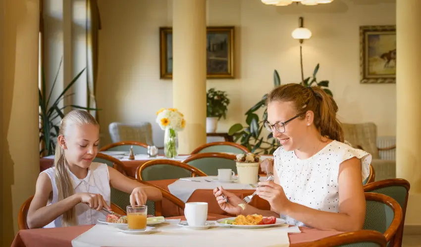 Ametiszt Hotel Hark�ny - M�rcius 15.  (min. 3 �j)