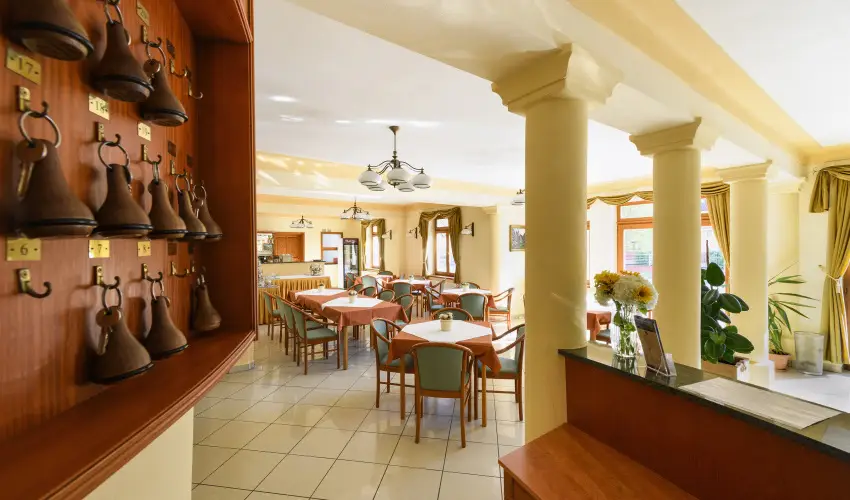 Ametiszt Hotel Hark�ny - M�rcius 15.  (min. 3 �j)