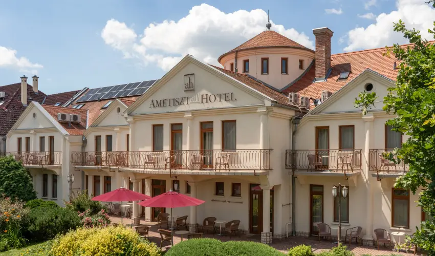 Ametiszt Hotel Hark�ny - M�rcius 15. (min. 3 �j)