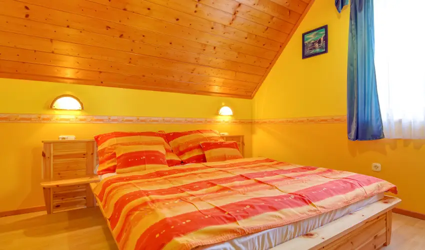 Andrea Villa H�v�z - M�rcius 15 (min. 2 �j)