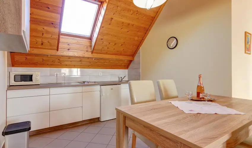 Andrea Villa H�v�z - M�rcius 15 (min. 2 �j)