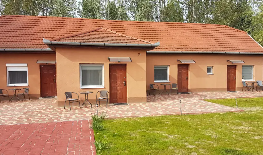 Angyal Apartman Cserkesz�l� - M�rcius 15. (min. 3 �j)