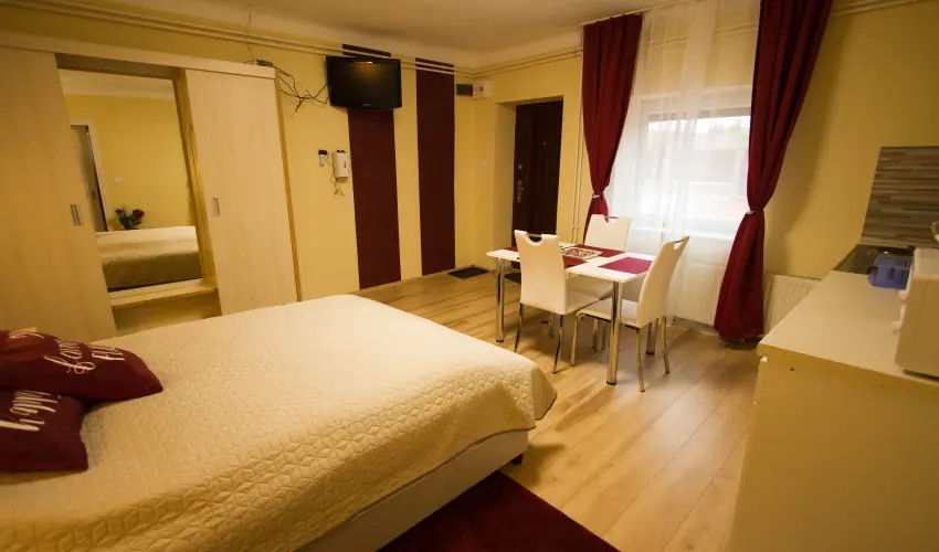 Angyal Apartman Cserkesz�l� - M�rcius 15. (min. 3 �j)