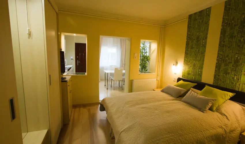 Angyal Apartman Cserkesz�l� - M�rcius 15. (min. 3 �j)