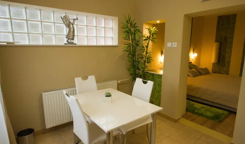 Angyal Apartman Cserkesz�l� - M�rcius 15. (min. 3 �j)