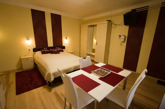 Angyal Apartman - M�rcius 15. (min. 3 �j)