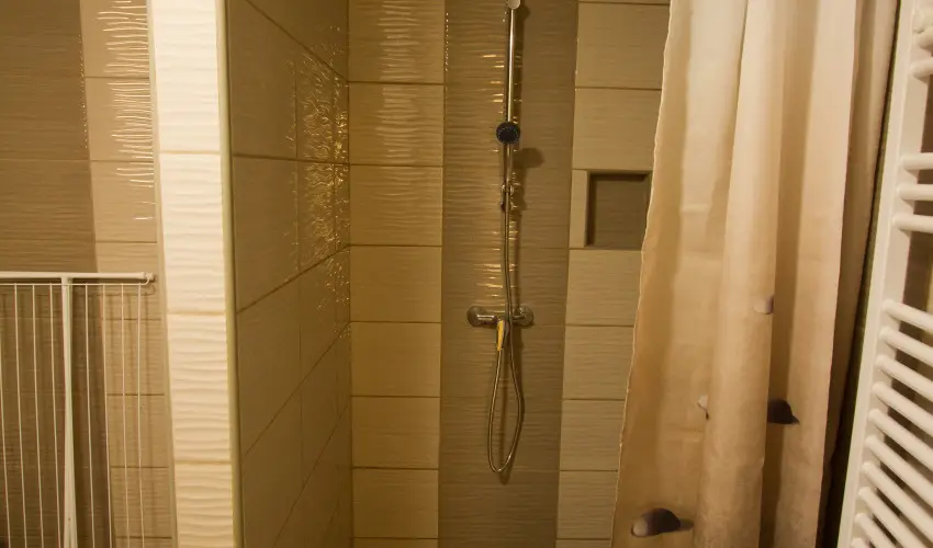 Angyal Apartman Cserkesz�l� - M�rcius 15. (min. 3 �j)