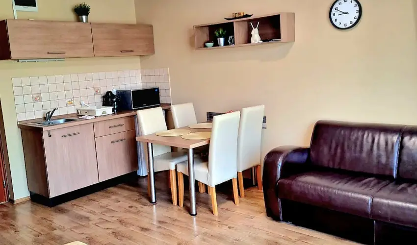 Angyal Apartman Gyula Gyula - M�rcius 15. (min. 3 �j)