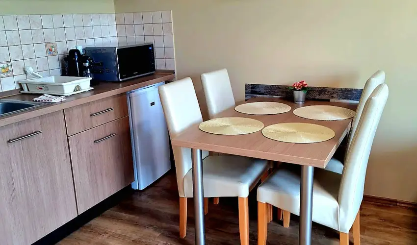 Angyal Apartman Gyula Gyula - M�rcius 15. (min. 3 �j)
