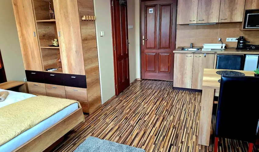 Angyal Apartman Gyula Gyula - M�rcius 15. (min. 3 �j)