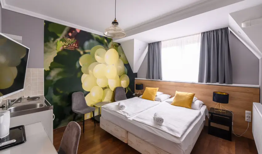 Angyal Panzi� Hajd�szoboszl� - M�rcius 15. (min. 2 �j)