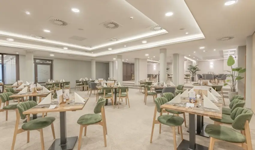 AquaMed Hotel Hark�ny - M�rcius 15.