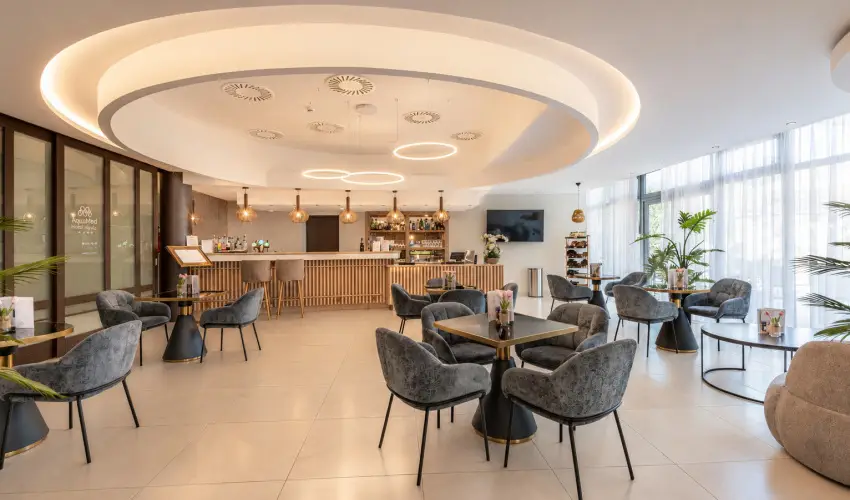 AquaMed Hotel Hark�ny - M�rcius 15.