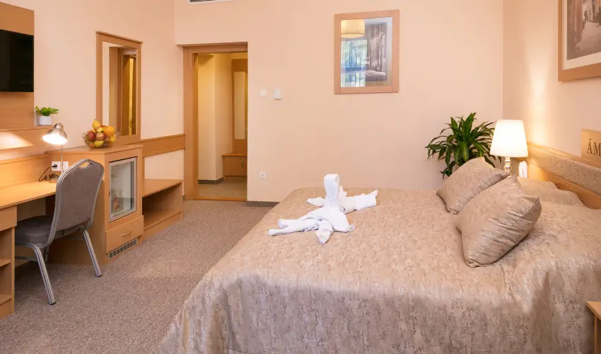 Aquasol Resort Mosonmagyar�v�r - M�rcius 15. 