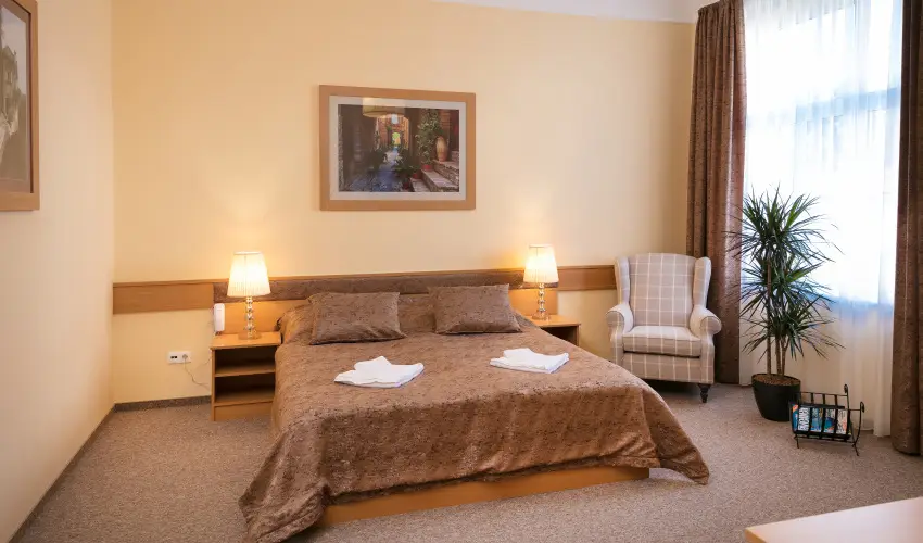 Aquasol Resort Mosonmagyar�v�r - M�rcius 15. 