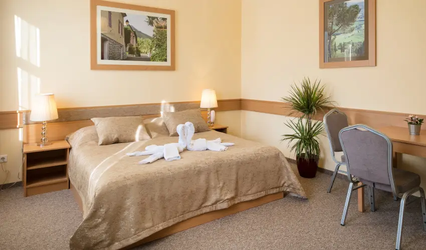 Aquasol Resort Mosonmagyar�v�r - M�rcius 15. 