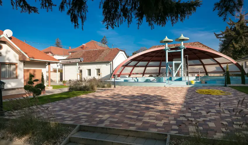 Aquasol Resort Mosonmagyar�v�r - M�rcius 15. 