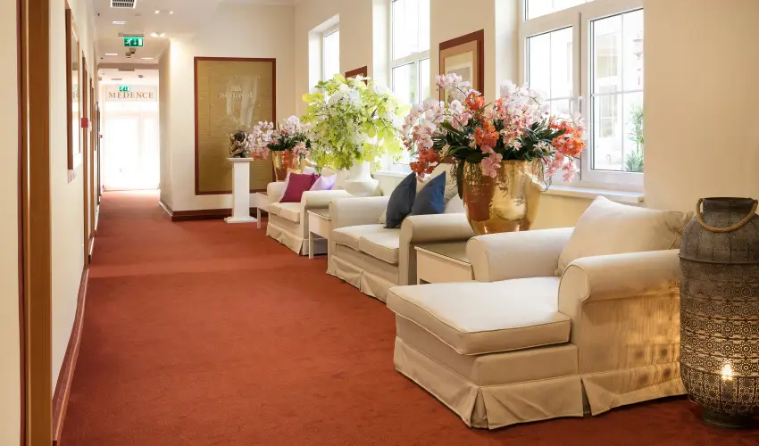 Aquasol Resort Mosonmagyar�v�r - M�rcius 15. 
