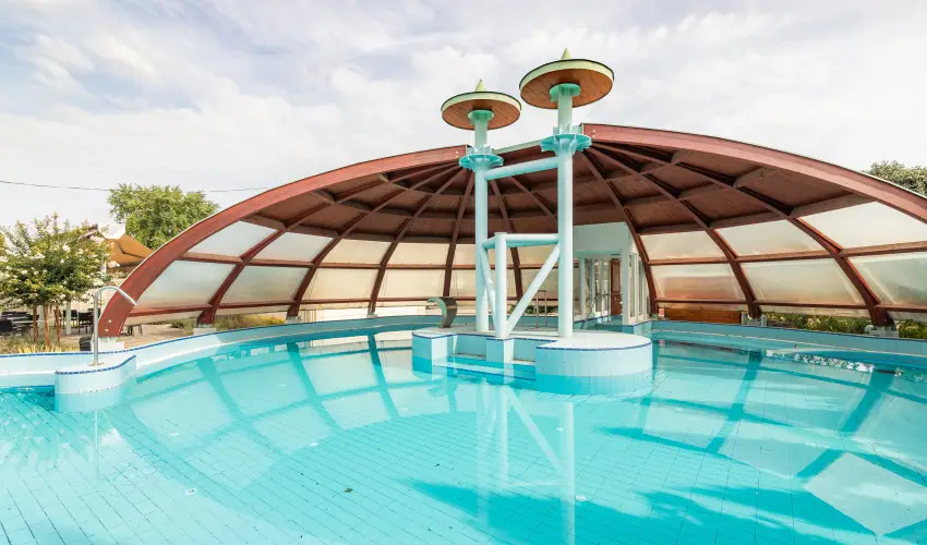 Aquasol Resort Mosonmagyar�v�r - M�rcius 15. 