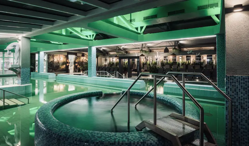 Aquasol Resort Mosonmagyar�v�r - M�rcius 15. 