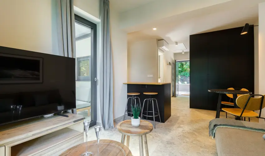 Aquilo Apartmanok Tihany - M�rcius 15.